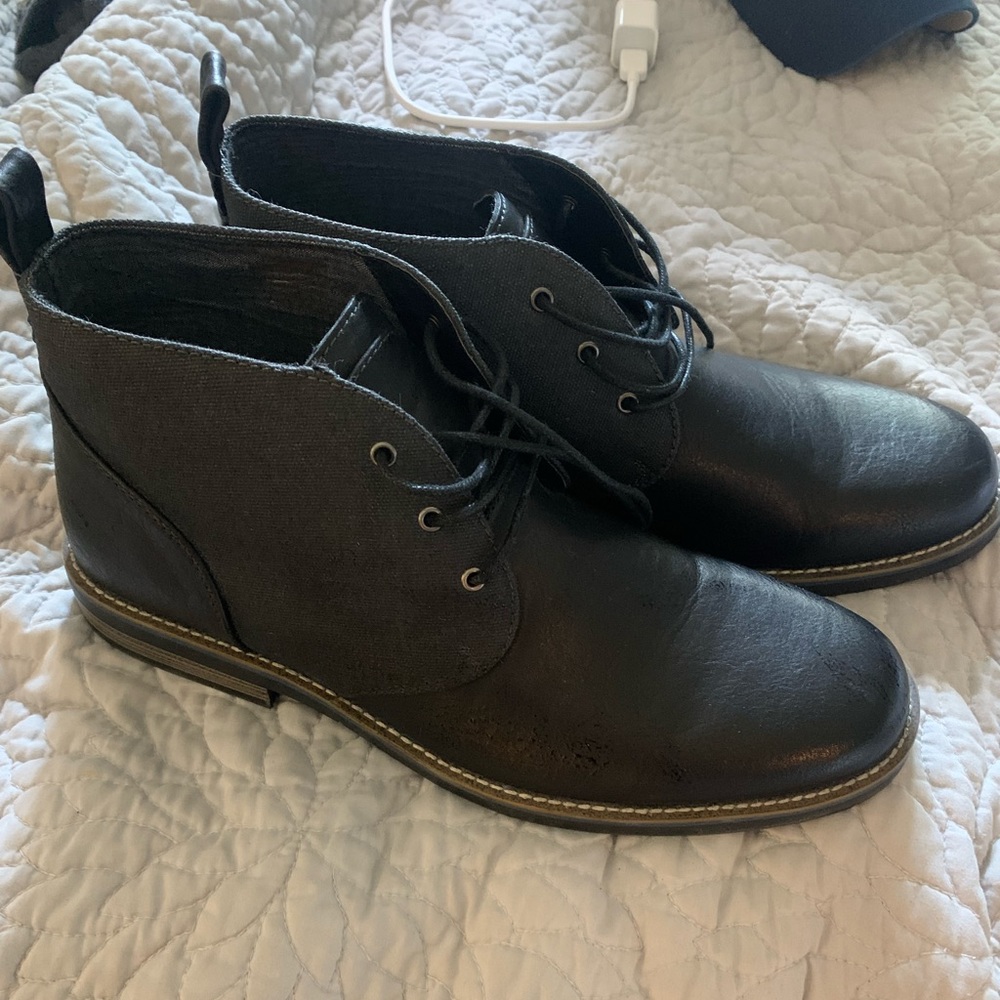 Robert Wayne RW dress shoes. SIZE 11.5. New with tag on it, no box. Not worn.